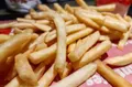 photo  environ 3,5 tonnes de frites surgelées non déclarées ont été découvertes dans des camions. 