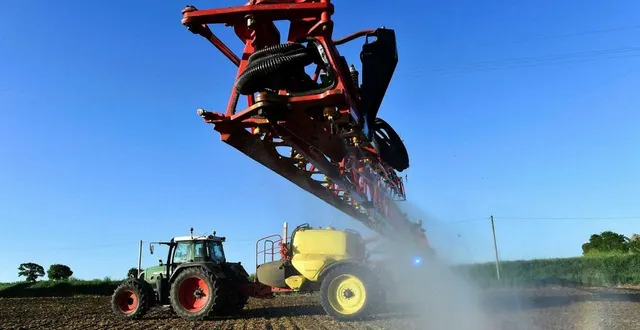 photo  les agriculteurs utilisent-ils trop d’engrais dans leurs cultures ?  &copy;  afp 