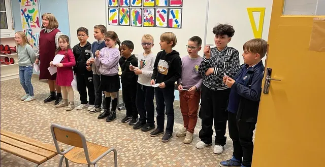 photo  le cercle vincent muselli est allé à la rencontre des élèves de l’école vincent-muselli à argentan, vendredi.  &copy;  jean-paul ferrand 