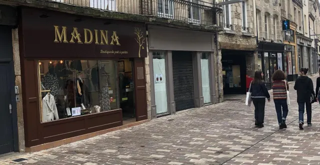 photo  la chasse au trésor aura lieu dans une quinzaine de commerces du centre-ville.  &copy;  archives ouest-france 