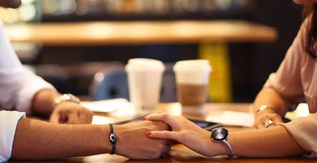 photo  l’amour se trouve peut-être à saint-jean-des-échelles (sarthe, qui accueille, vendredi 27 mars 2026, un speed-dating.  &copy;  fotolia archives 