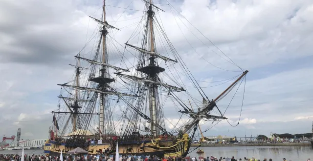 photo  l’hermione n’a malheureusement pu voguer que quelques années, avant d’être immobilisée.  &copy;  archives presse océan - stéphane le hesran 