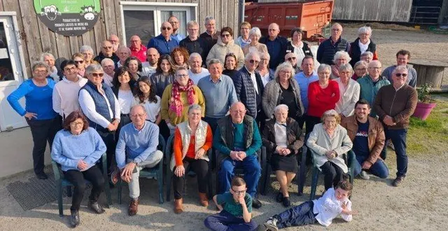 photo  pierre barrault, entouré de sa famille et de ses amis.  &copy;  co 