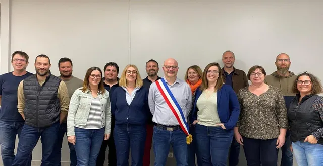 photo  le nouveau conseil municipal de brétignolles.  &copy;  co 