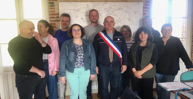 photo  municipalessamedi, le maire sortant jacky brulard a été réélu maire par tous les membres du conseil municipal. les adjoints ont été désignés : karine sassier, 1re adjointe ; arnaud bouffard, 2e adjoint et aurore fauvieoux, 3e adjointe.  &copy;  ouest-france 