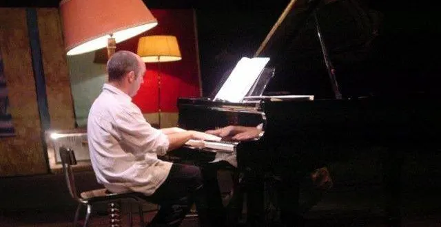 photo  dimanche, samuel boré présentera son spectacle inédit mémoire vive.  &copy;  printemps des poètes 