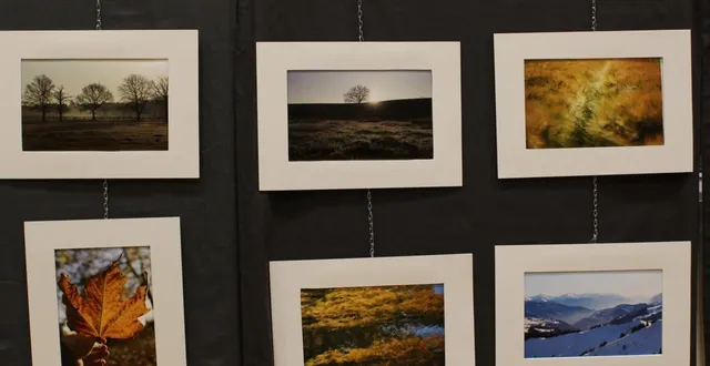 photo  un moment d’échange autour de la photographie, entre artistes et visiteurs.  &copy;  art’expo 