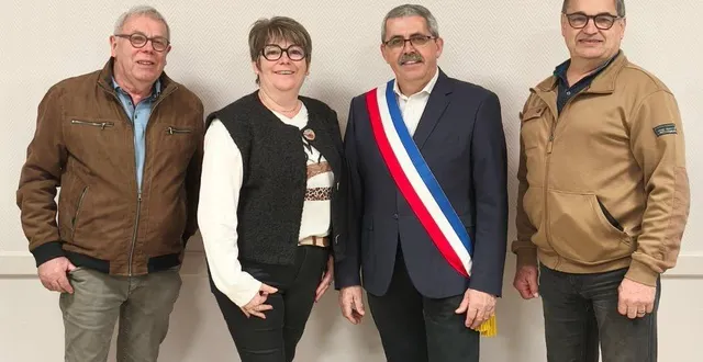 photo  vendredi, à 20 h, les onze élus de la seule liste dans la commune « tous ensemble pour notre village », se sont réunis afin d’élire le maire et les adjoints. bruno boulay a été réélu, ainsi que trois adjoints. 1er adjoint, gérard lenoir ; 2e adjointe, nadège poilvilain ; 3e adjoint, michel abraham. les conseillers qui vont siéger : aurélie, mancellier, laurianne, corso, jean-marc courel, claire imberty, david boivin, joy delchambre, lucet, givran.  &copy;  ouest-france. 