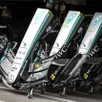 photo l’aileron avant mobile des mercedes éveille les soupçons au sein de plusieurs écuries du paddock.