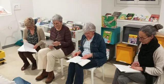 photo  de gauche à droite : maryline gabard, présidente de l’association de la bibliothèque béconnaise ; sophie cruard, secrétaire ; dominique babin, vice-présidente ; anne-cécile marchand, bibliothécaire de la communauté de communes des vallées du haut-anjou (ccvha), lors de l’assemblée générale qui s’est déroulée récemment.  &copy;  ouest-france 
