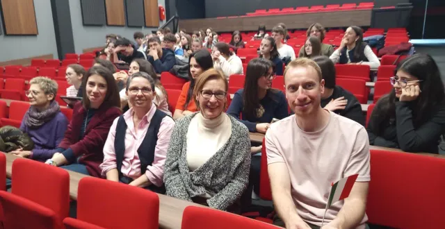 photo  les professeurs français et italiens accompagnant les élèves lycéens.  &copy;  ouest-france 