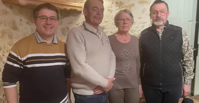 photo  de g. à dr : jérémy galais 1er adjoint, christian chotard maire, denise hubert 2e adjointe et franck foulon 3e adjoint.  &copy;  le maine libre 