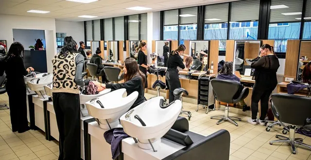 photo  le lycée des métiers funay-hélène boucher, qui propose notamment un bac pro coiffure, fait partie des établissements présents au salon.  &copy;  photo le maine libre yvon loue 