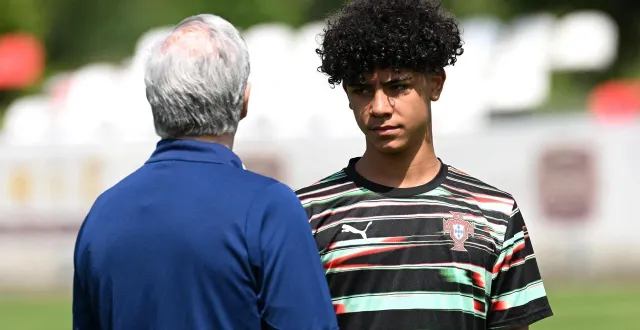 photo  cristiano ronaldo junior passe des tests avec le centre de formation du real madrid.  &copy;  jurij kodrun / getty images via afp 