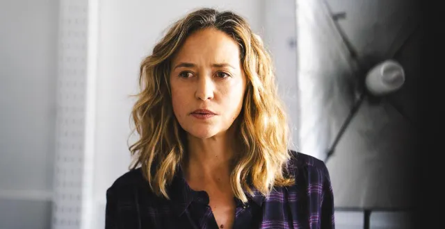 photo  hélène de fougerolles dans la série 