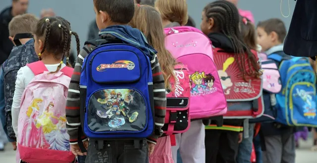 photo  les élèves ont pu réintégrer l’établissement avant midi.  &copy;  archives co - josselin clair 