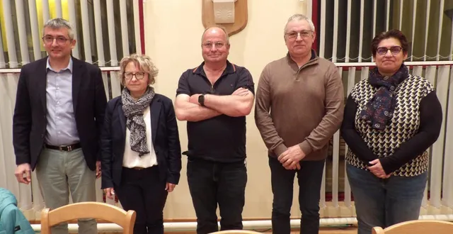 photo  le nouveau maire alain blot, au centre, et les maires délégués : jean-philippe pouit (oiron), corinne dionnau (taizé-maulais), frédéric morisset (brie) et séverine babin (saint-jouin-de-marnes).  &copy;  co 