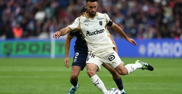 photo  la ligue de football professionnel (lfp) a accepté ce jeudi 26 mars, la demande du paris sg de reporter son match de ligue 1 contre lens.  &copy;  franck fife / afp 