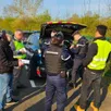 photo  les gendarmes effectuent des contrôles alcool et stupéfiants auprès des candidats au permis de conduire. 