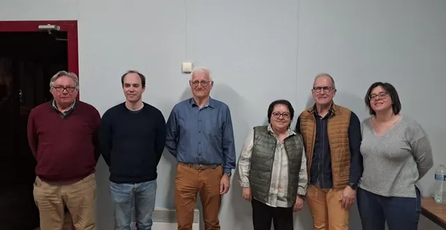 photo  de g. à dr : bertrand le lijours, vincent brochard, michel briffault, martine deldalle, jean-claude merienne et aurore gasnier.   &copy;  le maine libre 