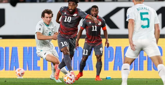 photo  le calédonien georges gope-fenepej, ici lors de la victoire contre tahiti en mars 2025, espère jouer la coupe du monde 2026, aux états-unis, au mexique et au canada.  &copy;  archives david rowland / afp 