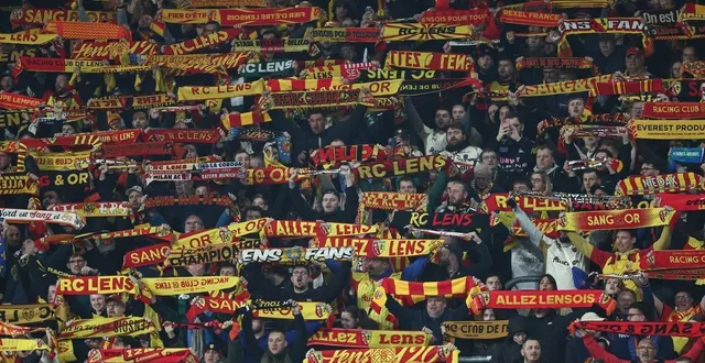 photo  le rc lens a appris le report de son match face au paris saint-germain, prévu le 11 avril, à la suite de la décision de la lfp, ce jeudi 26 mars.  &copy;  sameer al-doumy / afp 