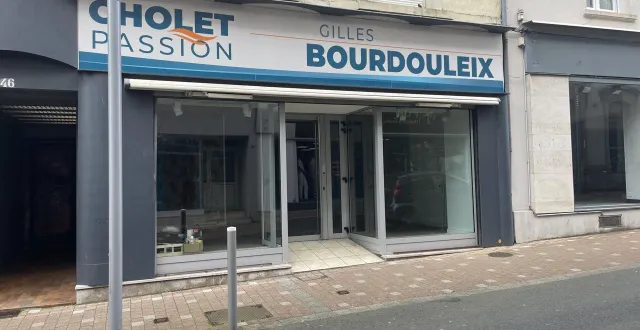 photo  la permanence de gilles bourdouleix, rue clemenceau à cholet, a aussi été vidée ce jeudi 26 mars 2026.  &copy;  ouest-france 