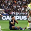 photo  l’attaquant du psg, gonçalo ramos, se tient la tête après une occasion manquée, lors du match aller de ligue 1 contre le rc lens, le 14 septembre 2025 au parc des princes de paris. 
