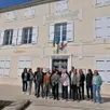 photo  les nouveaux élus de brioux-sur-boutonne devant la mairie. 