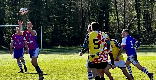 photo  une centaine de personnes ont participé au tournoi de rugby à 5 de brion, dimanche 15 mars, au stade des huberdeaux.  &copy;  co 