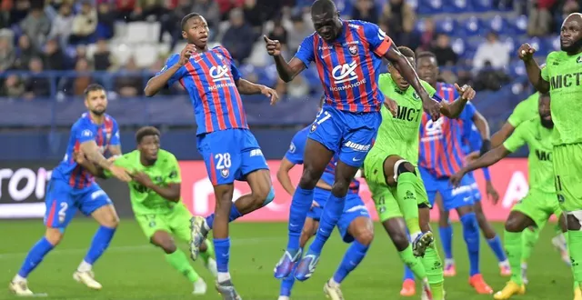 photo  en l’absence de yann m’vila, dieudonné gaucho pourrait porter le brassard de capitaine.  &copy;  guillaume marie 