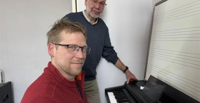 photo  camille braux et jean-paul bigot, deux des six membres fondateurs de l’association des amis de l’école de musique de la flèche.  &copy;  ouest-france 