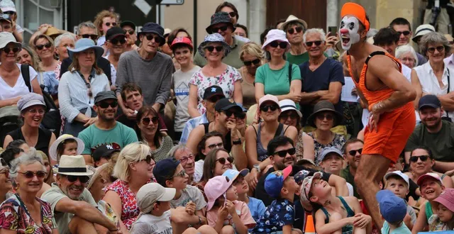 photo  le mime chilien tuga, aux affranchis de la flèche, célèbre festival des arts de rue la rue.  &copy;  ouest-france 