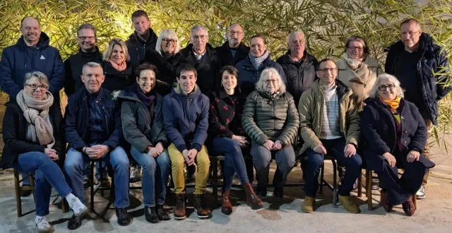 photo  gérard lambert a réuni ses colistiers pour une photo de groupe.  &copy;  le maine libre 