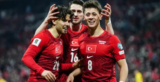 photo  la turquie croit encore au mondial après sa victoire contre la roumanie (1-0).  &copy;  anadolu via afp 