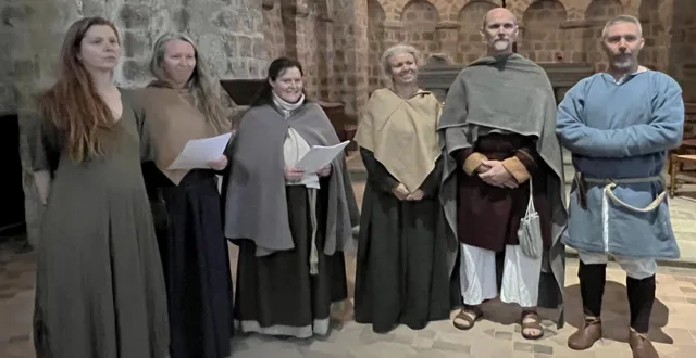 photo  filage, ce mardi, de la chorale pvmd à l’église notre-dame-sur-l’eau, en vue de la présentation d’un de ses répertoires à la foire des rameaux, ce week-end.  &copy;  ouest-france 
