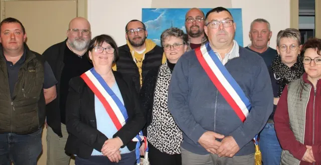 photo  au premier rang de gauche à droite : jonathan victoire, christiane turpin (adjointe), thierry laigre (maire) et christelle andrin. au second rang, de gauche à droite : eric benoist, aurélien geslin, stéphanie floreau, yohan rivière, olivier victoire et fabienne pierre. il manque andrée marguerie.  &copy;  ouest-france 