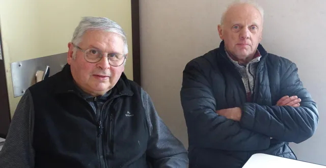 photo  christian coupel (à gauche) a été réélu maire de la commune lors du conseil municipal d’installation, le week-end dernier. à ses côtés, claude lemonnier a été élu adjoint.  &copy;  dr 