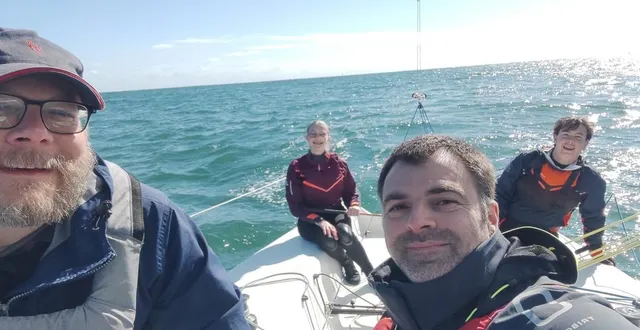 photo  l’équipage intergénérationnel venu de sillé-le-guillaume.  &copy;  club de voile de sillé 