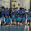 photo les micro basketteurs en compagnie de l’équipe u18 m1.