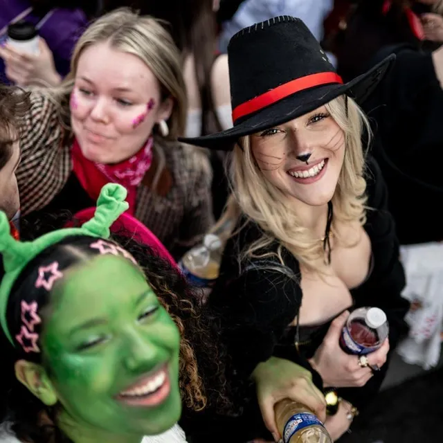 photo au carnaval étudiant, toutes les couleurs se mêlent.e  ©  martin roche / ouest-france