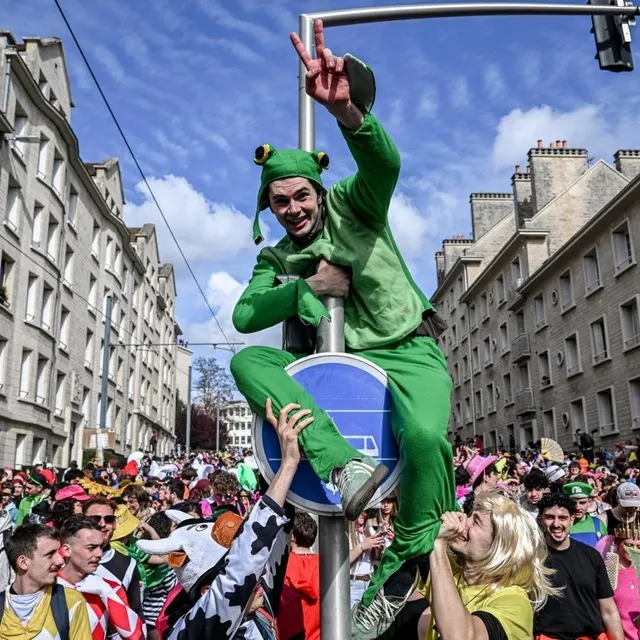 photo lutin accroché !  ©  martin roche / ouest-france