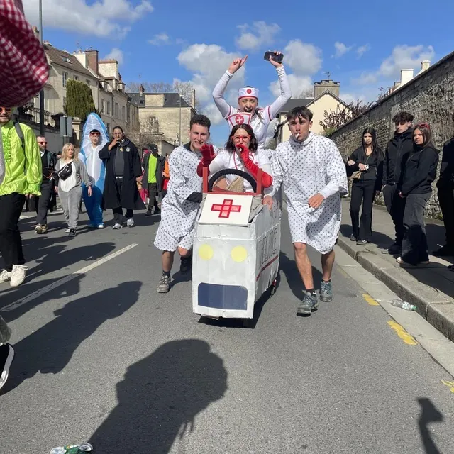 photo une urgence ? colette, anaïs, victor, robin et lucas ont couru porter secours !  ©  ouest-france