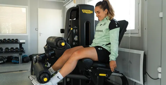 photo  victime d’une rupture du ligament croisé du genou droit en novembre, izarne sarasola poursuit sa rééducation à la jonelière.  &copy;  david chapet 