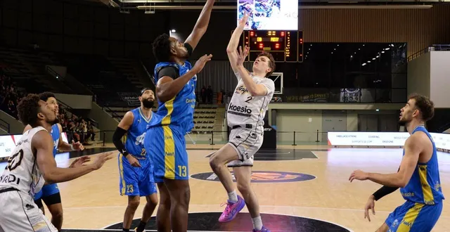 photo  hadi et les angevins doivent se relancer face à charleville.  &copy;  co - jérôme hurstel 