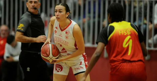 photo  flavie rabaud et les chauraisiennes visent une première victoire à domicile devant le poinçonnet.  &copy;  co - christophe bernard 