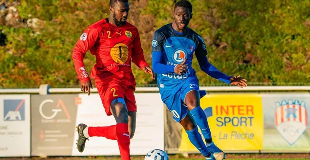 photo  steven ngampika (à droite) et les sablais veulent conserver la tête en régional 1.  &copy;  arnaud despelchain 