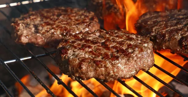 photo  de nombreux lots de steaks hachés et viande hachée vendus partout en france font actuellement l’objet d’un rappel d’un produit.  &copy;  getty images/istockphoto 