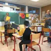 photo  nicolas buaillon, directeur de l’école, fait la classe avec maryannick le cam, agente territoriale spécialisée des écoles maternelles (atsem). en septembre 2024, l’école de caurel était la plus petite du département. 