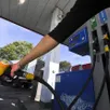 photo  le prix du carburant menace le pouvoir d’achat des français. 